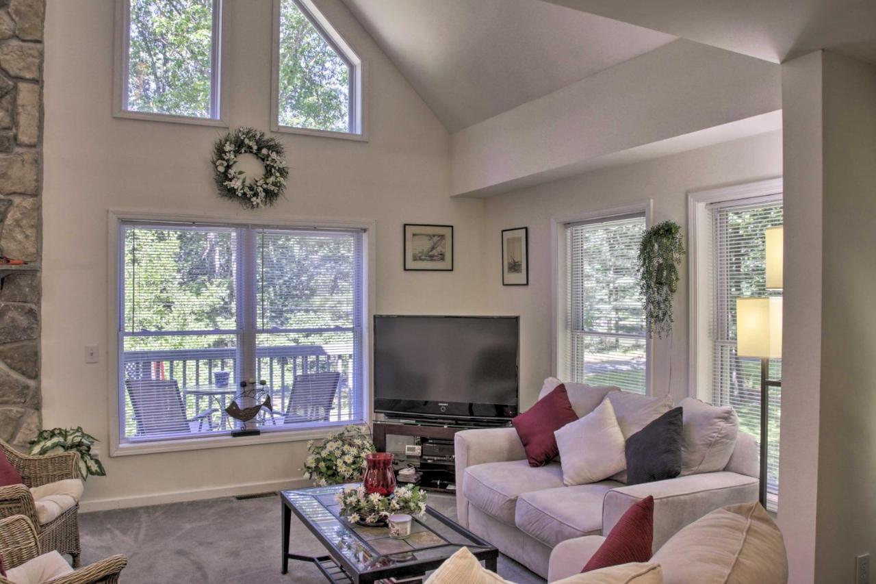 Spacious Home With Deck, Grill And Delaware River View Callicoon Exteriör bild