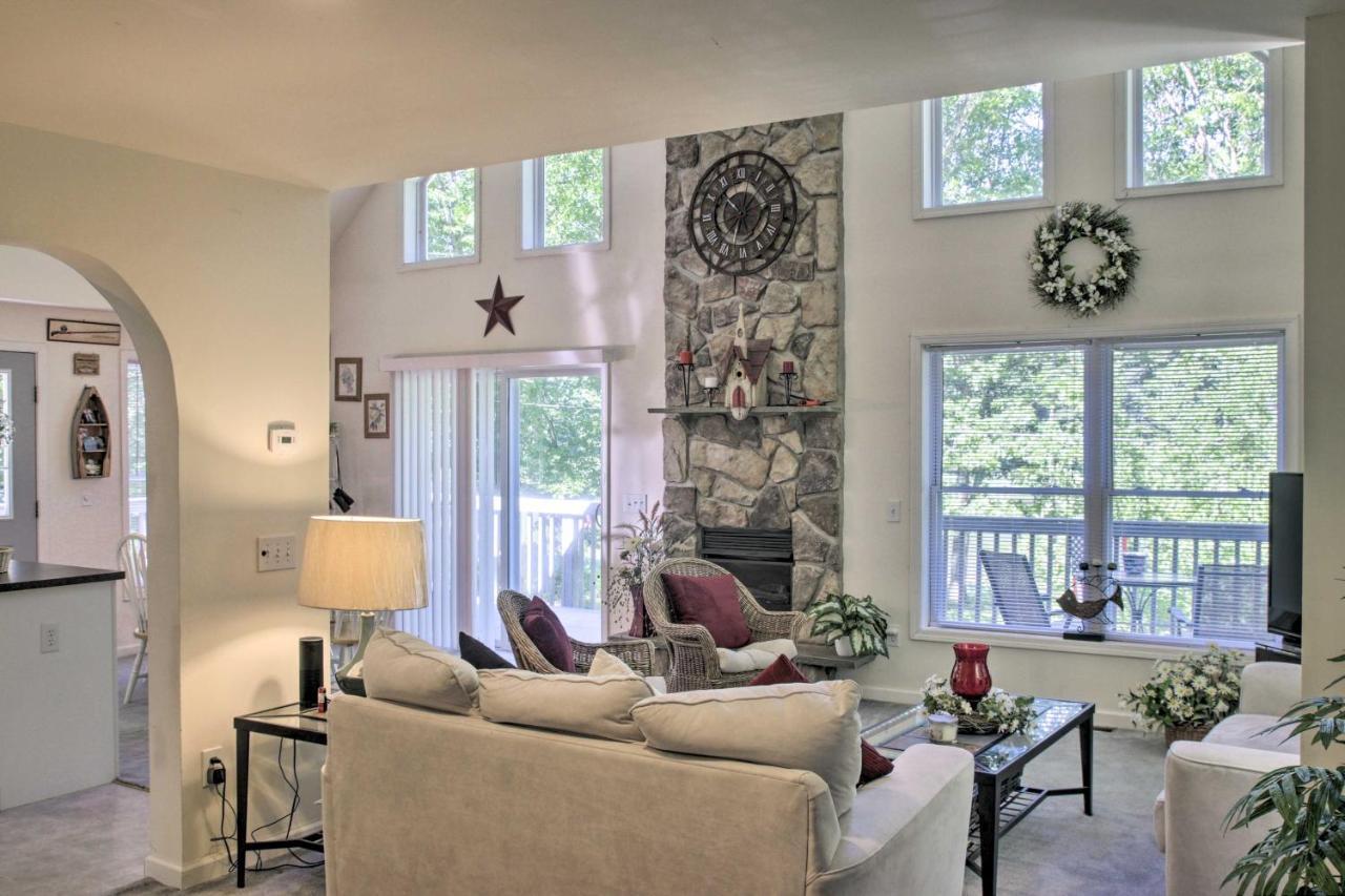 Spacious Home With Deck, Grill And Delaware River View Callicoon Exteriör bild